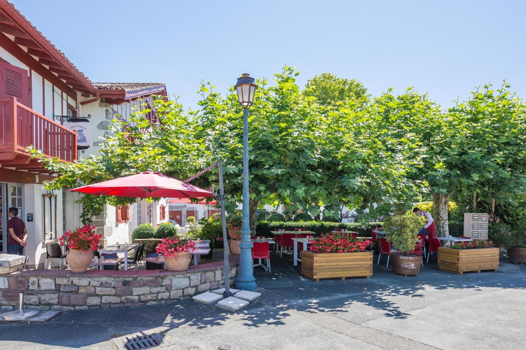 Hotel Ithurria - Teritoria Ainhoa Exterior photo